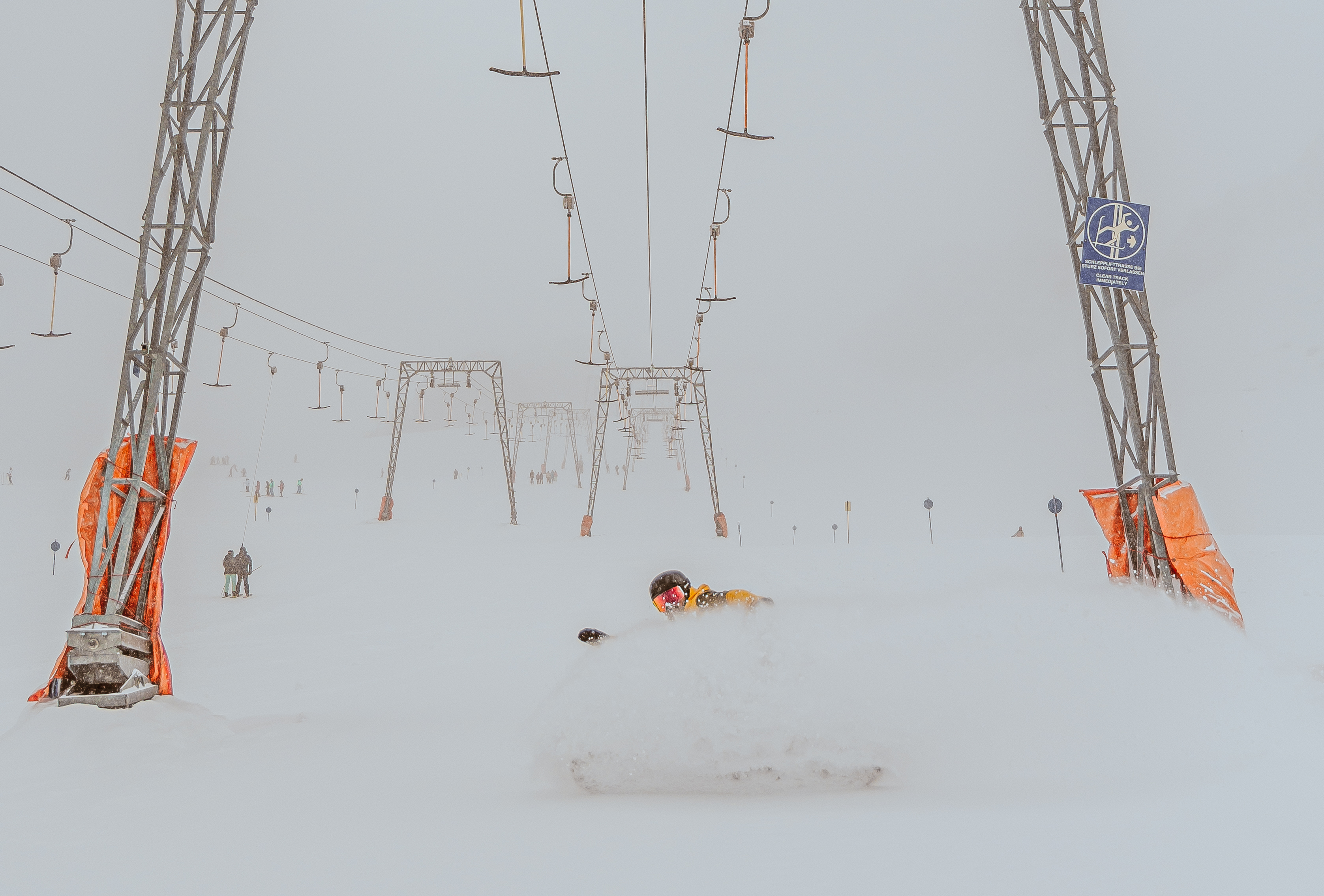 Haladó snowboard oktatás a hegyen